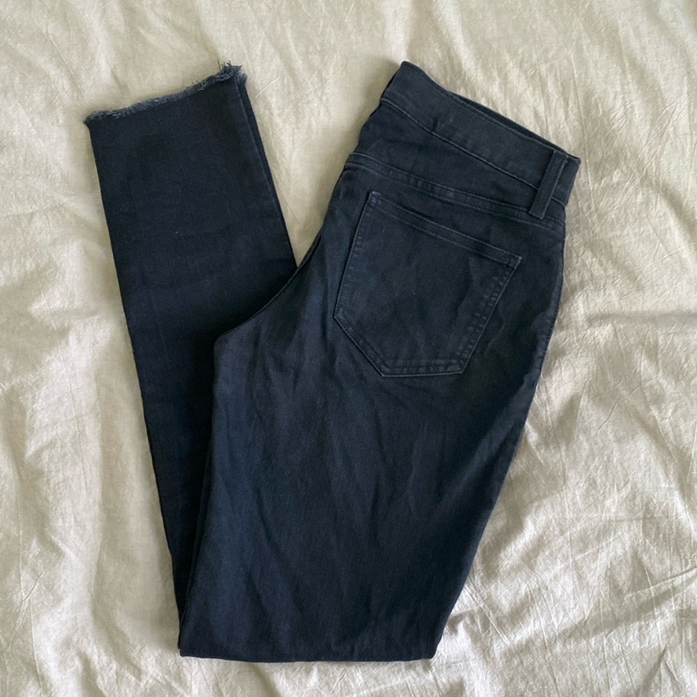 Old Navy The Flirt Black Jeans Size 6 Long Frayed Hem